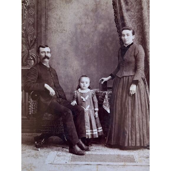 Antique Cabinet Card Photo Early 1900s Well Off Family Hissong & Son LaGrange IN - Picture 1 of 5